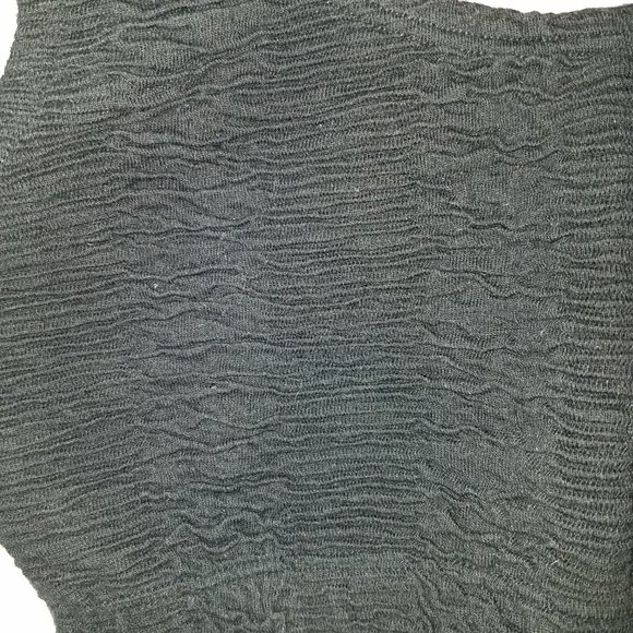 Black Ribbed Crop Top - Picture 4 of 5